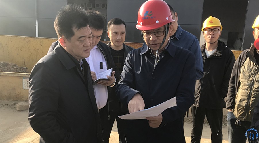 掇刀区委书记伍应彪同志、省发改委工业随处长王祖鹏同志考察调研汉瑞药业项目基地施工现场_bevictor伟德官网 -神经药物生产基地