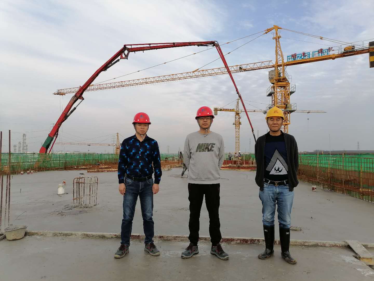 汉瑞药业（荆门）API+CDMO 102车间喜封金顶_bevictor伟德官网 -神经药物生产基地