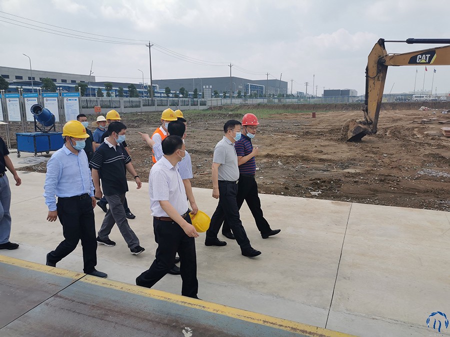 荆门市委书记张爱国考察汉瑞药业抗病毒高端质料药项目基地施工现场_bevictor伟德官网 -神经药物生产基地