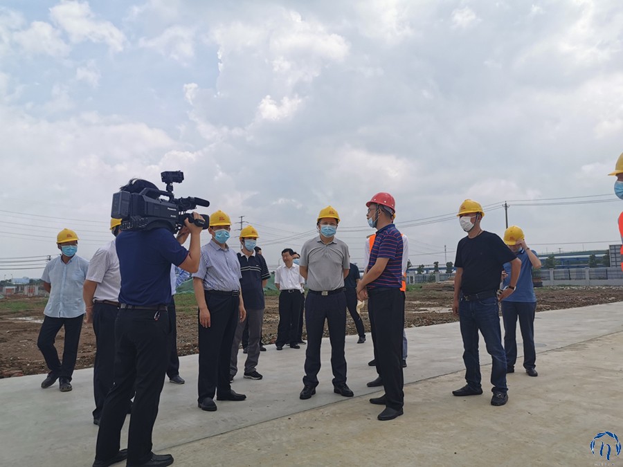 荆门市委书记张爱国考察汉瑞药业抗病毒高端质料药项目基地施工现场_bevictor伟德官网 -神经药物生产基地