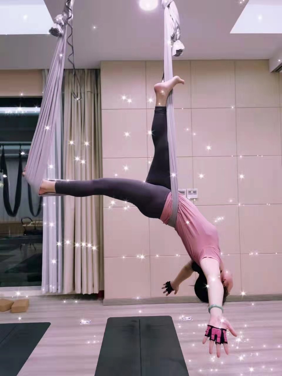 【三八女神节】愿你不惧时光，，自成光线_bevictor伟德官网 -神经药物生产基地